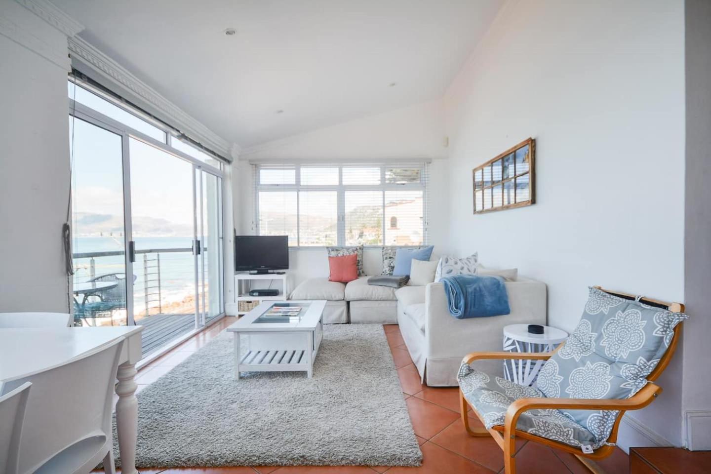 Oceanfront Penthouse By Open Home Muizenberg Exterior photo
